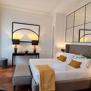 Apartment Calzaiuoli3 Luxury Flat In The Center Of, Florence